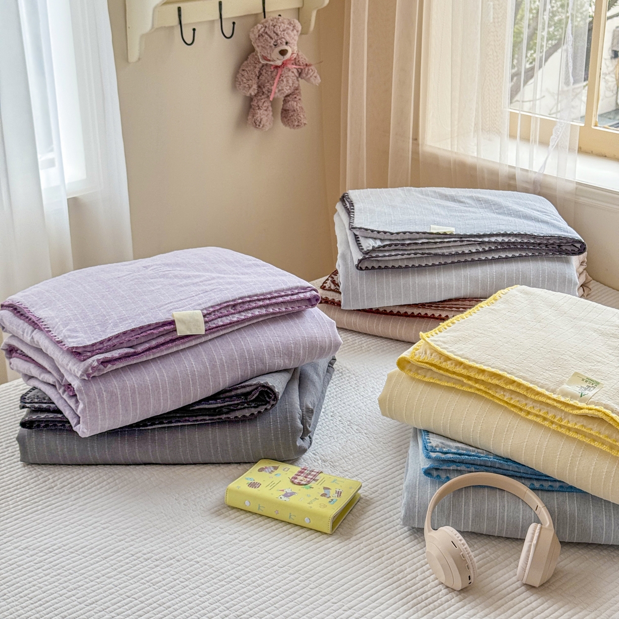 鑫利来家纺 2026新款纯色无印风夏被简约素色法式麻夏凉被阳离子色织提花单人双人学生夏凉被-场景二 组合（仅参考）