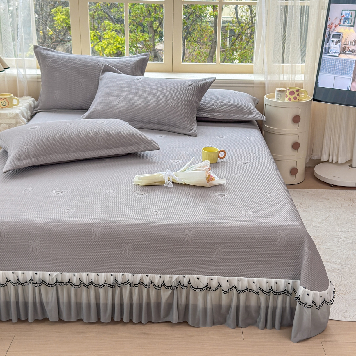 91家纺网 家纺一手货源 找家纺 （总）鑫利来家纺 2026新款A类PE乙纶凉豆豆凉席高分子提花凉感冰豆豆床裙款凉席三件套