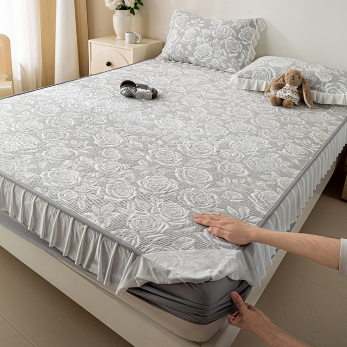 91家纺网 家纺一手货源 找家纺 （总）伊人坊 2026新款A类550克凉感提花值过0.21冰豆豆家用凉席子三件套夏季-花边床笠款