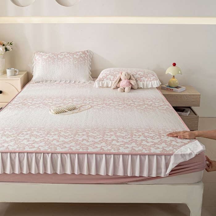 91家纺网 家纺一手货源 找家纺 （总）伊人坊 2026新款A类550克凉感提花值过0.21冰豆豆家用凉席子三件套夏季-花边床笠款