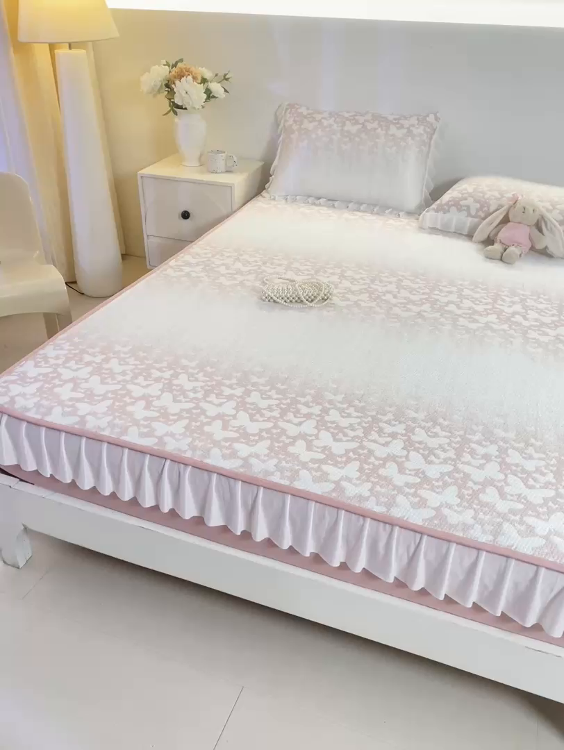 91家纺网 家纺一手货源 找家纺 （总）伊人坊 2026新款A类550克凉感提花值过0.21冰豆豆家用凉席子三件套夏季-花边床笠款