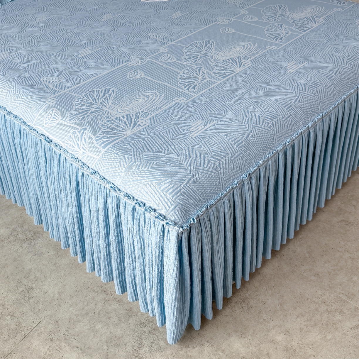 91家纺网 家纺一手货源 找家纺 绒艺席业 2026年新款立体浮雕工艺正宗凉感豆豆席凉席席子-床裙款 豆豆荷塘月色-蓝色