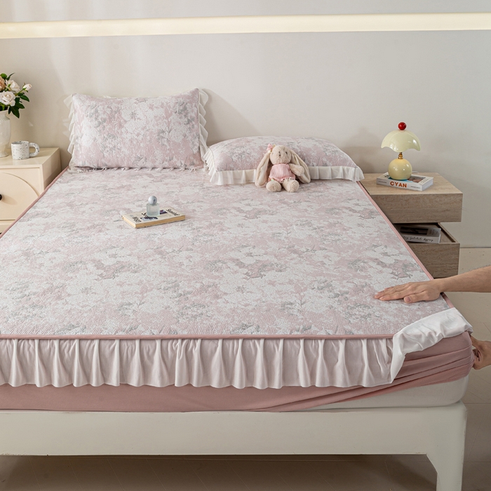 91家纺网 家纺一手货源 找家纺 伊人坊 2026新款A类550克凉感提花值过0.21冰豆豆家用凉席子三件套夏季-花边床笠款 繁花-粉