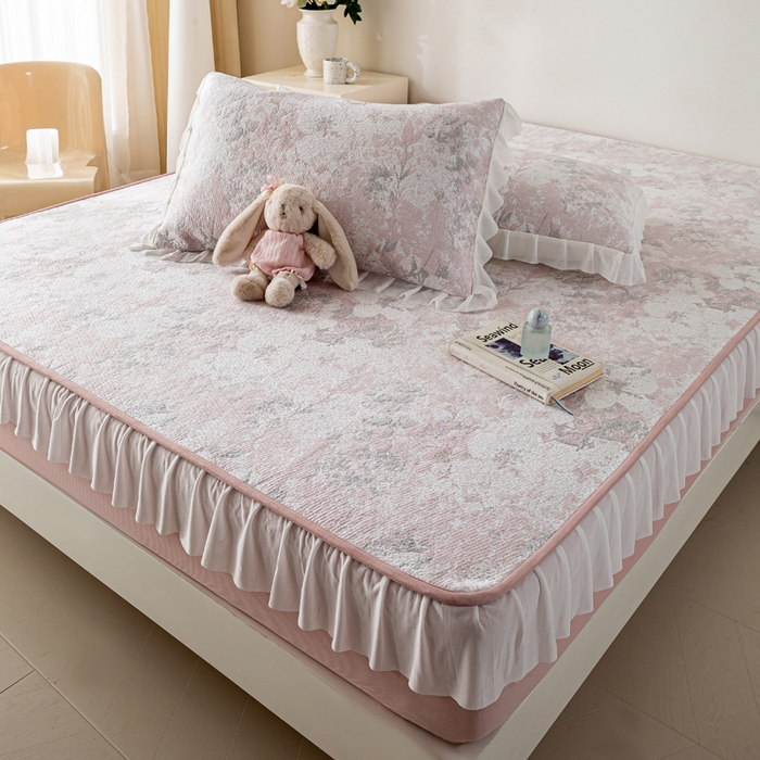 91家纺网 家纺一手货源 找家纺 伊人坊 2026新款A类550克凉感提花值过0.21冰豆豆家用凉席子三件套夏季-花边床笠款 繁花-粉