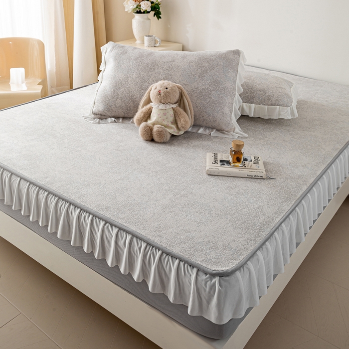 91家纺网 家纺一手货源 找家纺 伊人坊 2026新款A类550克凉感提花值过0.21冰豆豆家用凉席子三件套夏季-花边床笠款 繁花-灰