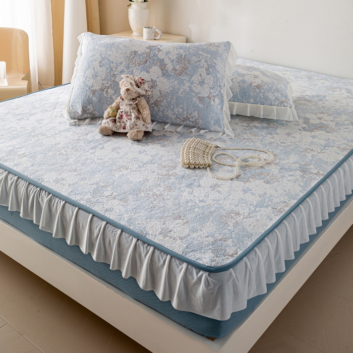 91家纺网 家纺一手货源 找家纺 伊人坊 2026新款A类550克凉感提花值过0.21冰豆豆家用凉席子三件套夏季-花边床笠款 繁花-蓝