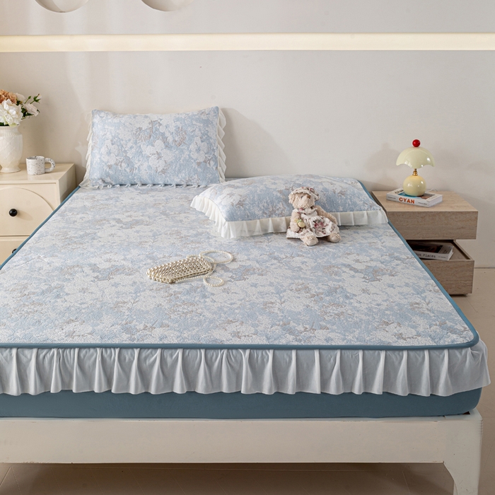 91家纺网 家纺一手货源 找家纺 伊人坊 2026新款A类550克凉感提花值过0.21冰豆豆家用凉席子三件套夏季-花边床笠款 繁花-蓝