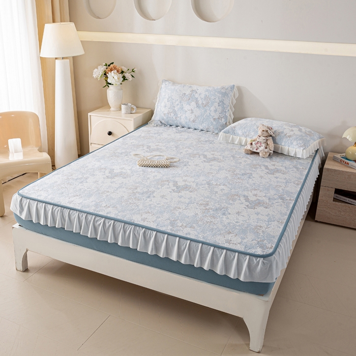 91家纺网 家纺一手货源 找家纺 伊人坊 2026新款A类550克凉感提花值过0.21冰豆豆家用凉席子三件套夏季-花边床笠款 繁花-蓝