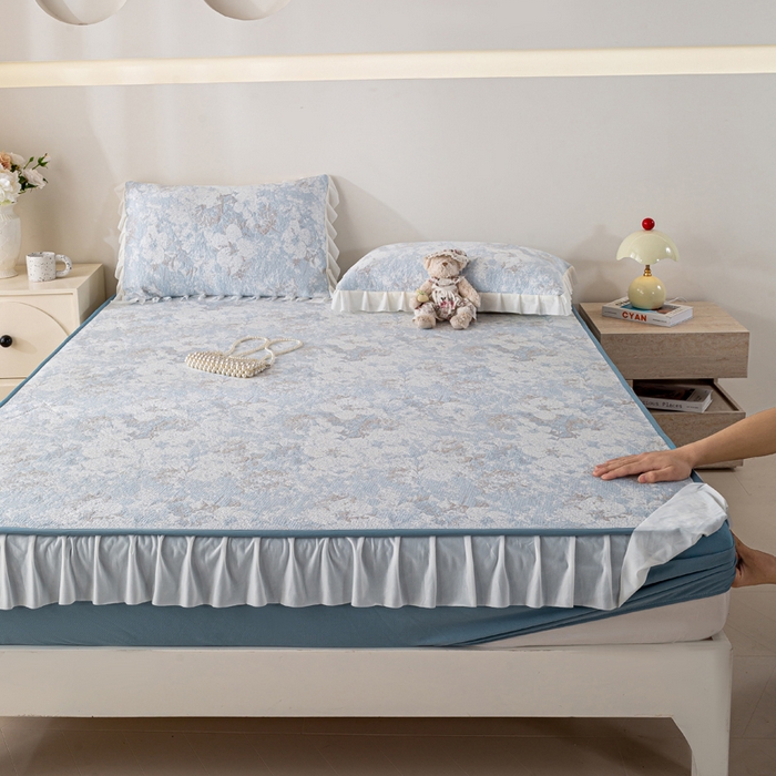 91家纺网 家纺一手货源 找家纺 伊人坊 2026新款A类550克凉感提花值过0.21冰豆豆家用凉席子三件套夏季-花边床笠款 繁花-蓝