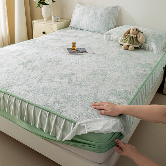 91家纺网 家纺一手货源 找家纺 伊人坊 2026新款A类550克凉感提花值过0.21冰豆豆家用凉席子三件套夏季-花边床笠款 繁花-绿