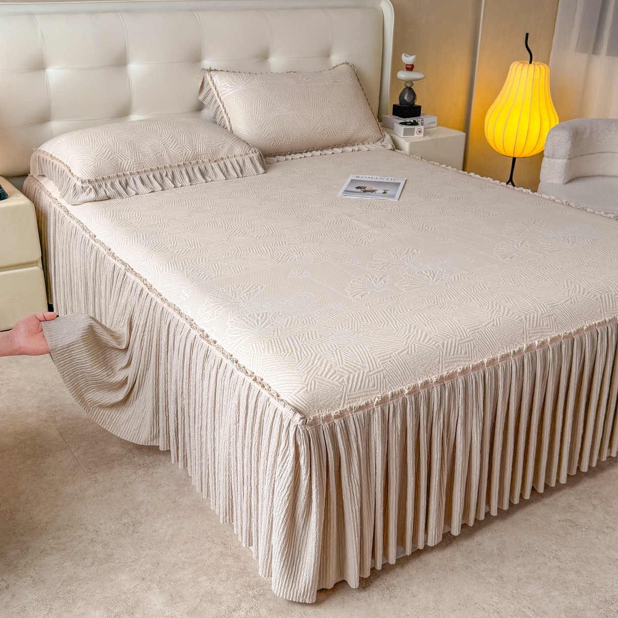 91家纺网 家纺一手货源 找家纺 绒艺席业 2026年新款立体浮雕工艺正宗凉感豆豆席凉席席子-床裙款 豆豆荷塘月色-香槟