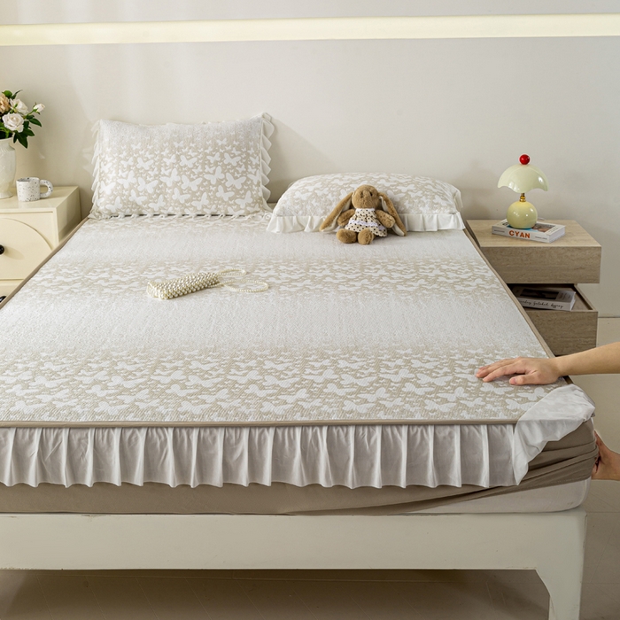 91家纺网 家纺一手货源 找家纺 伊人坊 2026新款A类550克凉感提花值过0.21冰豆豆家用凉席子三件套夏季-花边床笠款 花蝴蝶-咖