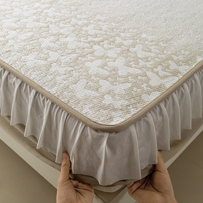 91家纺网 家纺一手货源 找家纺 伊人坊 2026新款A类550克凉感提花值过0.21冰豆豆家用凉席子三件套夏季-花边床笠款 花蝴蝶-咖