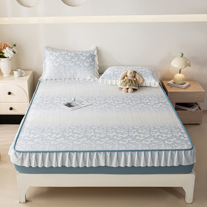 91家纺网 家纺一手货源 找家纺 伊人坊 2026新款A类550克凉感提花值过0.21冰豆豆家用凉席子三件套夏季-花边床笠款 花蝴蝶-蓝