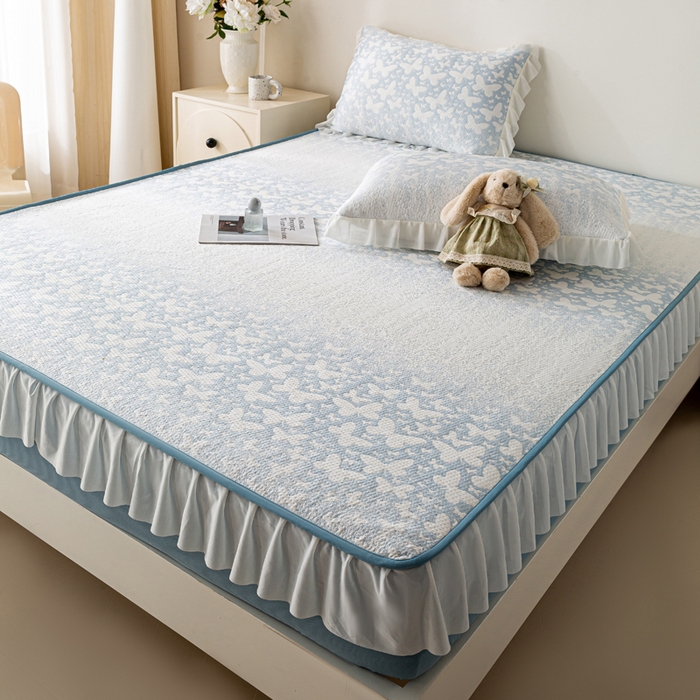 91家纺网 家纺一手货源 找家纺 伊人坊 2026新款A类550克凉感提花值过0.21冰豆豆家用凉席子三件套夏季-花边床笠款 花蝴蝶-蓝