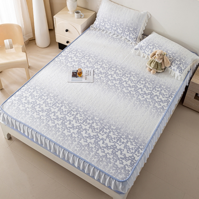 91家纺网 家纺一手货源 找家纺 伊人坊 2026新款A类550克凉感提花值过0.21冰豆豆家用凉席子三件套夏季-花边床笠款 花蝴蝶-蓝紫