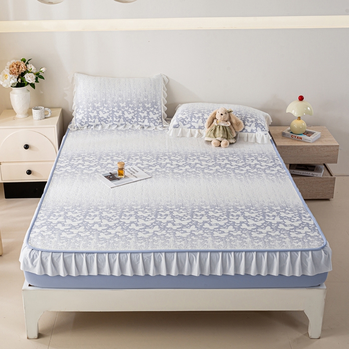 91家纺网 家纺一手货源 找家纺 伊人坊 2026新款A类550克凉感提花值过0.21冰豆豆家用凉席子三件套夏季-花边床笠款 花蝴蝶-蓝紫