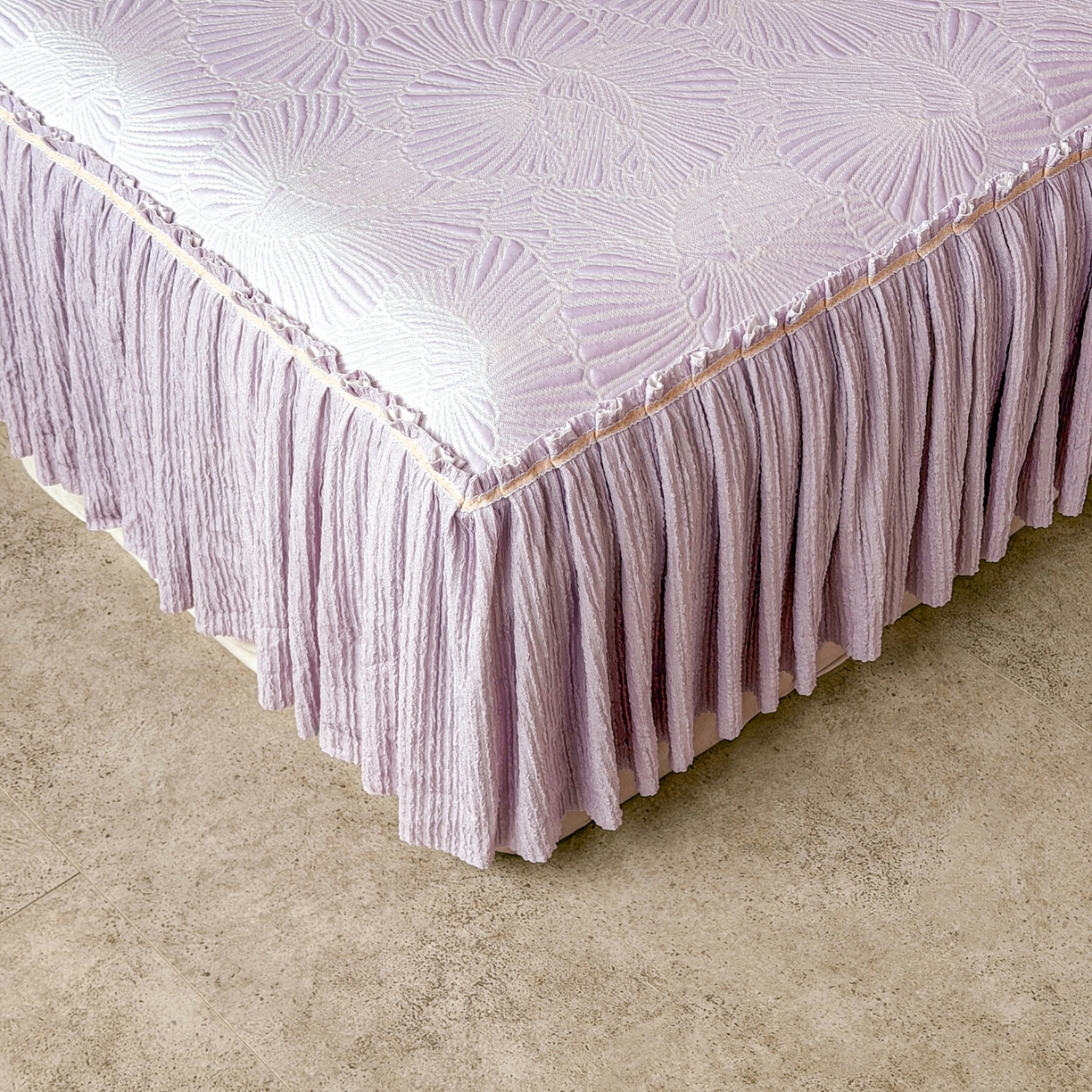 91家纺网 家纺一手货源 找家纺 绒艺席业 2026年新款立体浮雕工艺正宗凉感豆豆席凉席席子-床裙款 豆豆银杏叶-紫色
