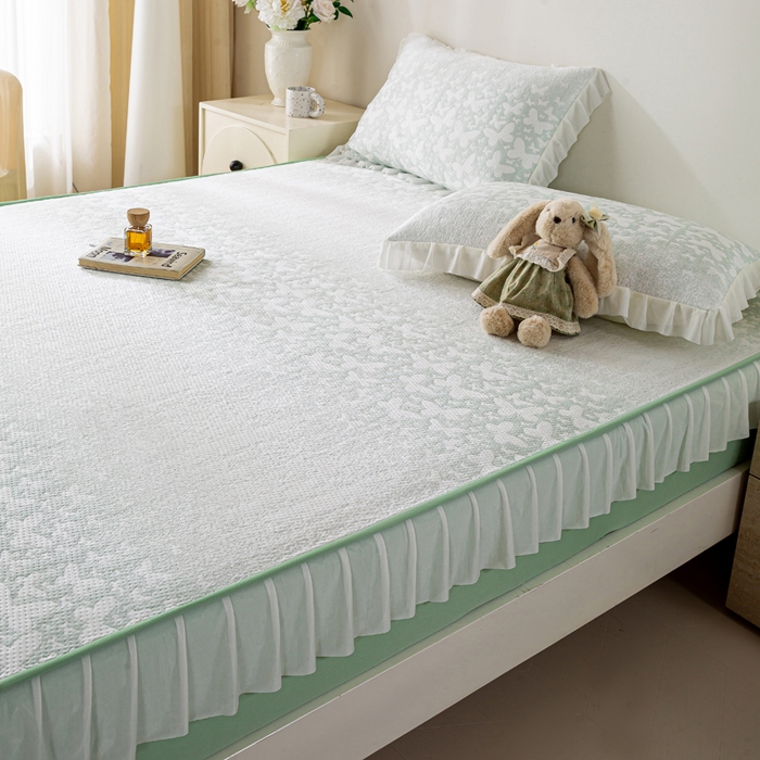 91家纺网 家纺一手货源 找家纺 伊人坊 2026新款A类550克凉感提花值过0.21冰豆豆家用凉席子三件套夏季-花边床笠款 花蝴蝶-绿