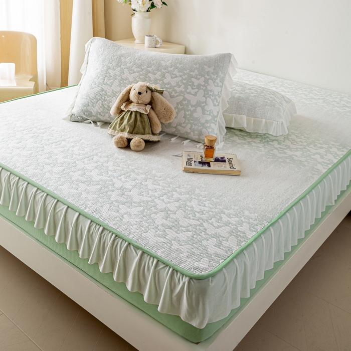 91家纺网 家纺一手货源 找家纺 伊人坊 2026新款A类550克凉感提花值过0.21冰豆豆家用凉席子三件套夏季-花边床笠款 花蝴蝶-绿