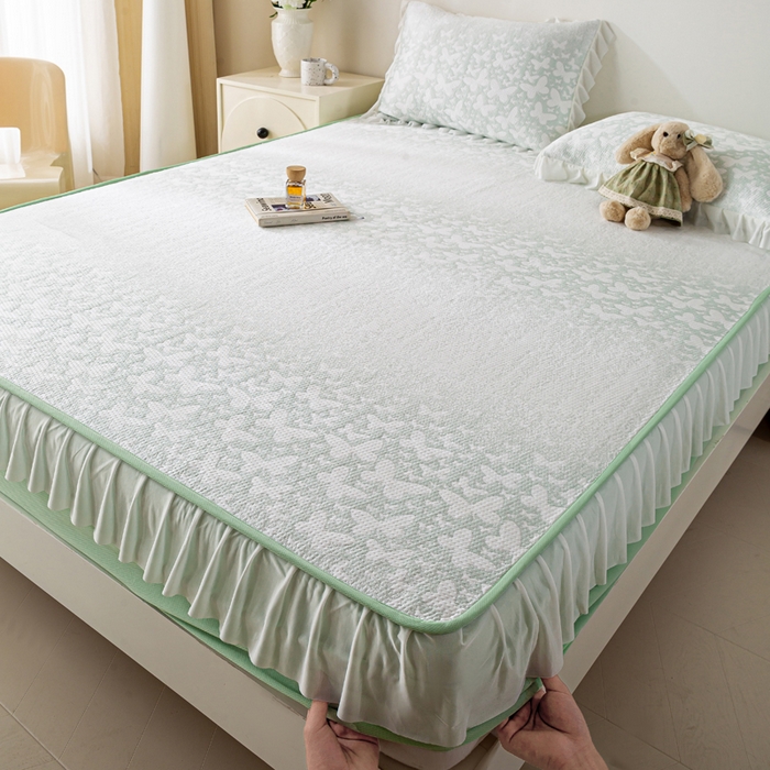 91家纺网 家纺一手货源 找家纺 伊人坊 2026新款A类550克凉感提花值过0.21冰豆豆家用凉席子三件套夏季-花边床笠款 花蝴蝶-绿