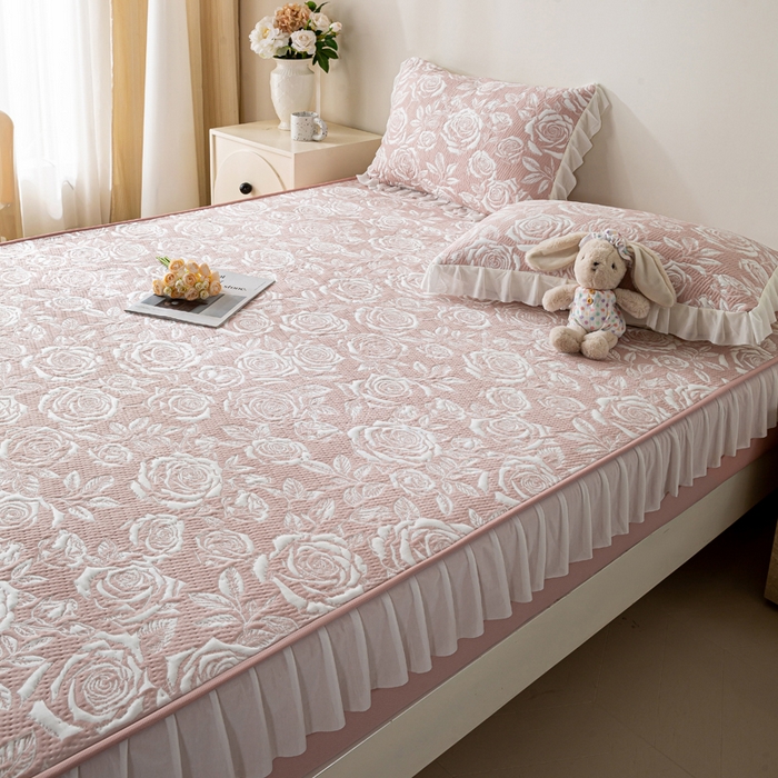 91家纺网 家纺一手货源 找家纺 伊人坊 2026新款A类550克凉感提花值过0.21冰豆豆家用凉席子三件套夏季-花边床笠款 玫瑰-粉