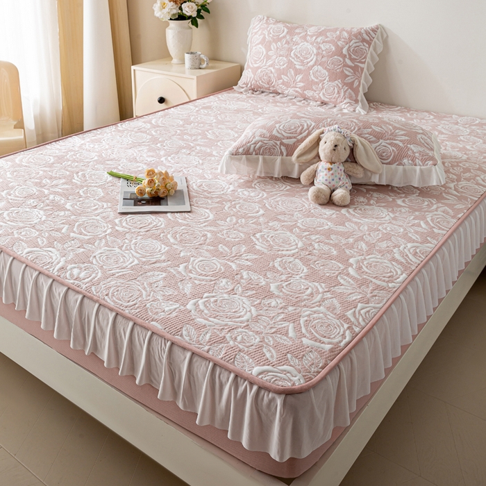 91家纺网 家纺一手货源 找家纺 伊人坊 2026新款A类550克凉感提花值过0.21冰豆豆家用凉席子三件套夏季-花边床笠款 玫瑰-粉