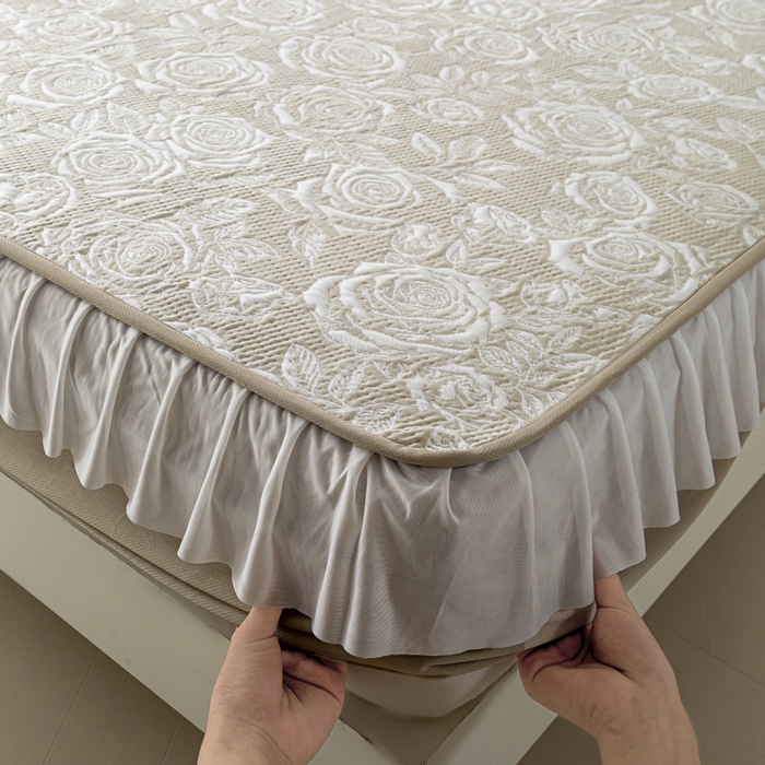 91家纺网 家纺一手货源 找家纺 伊人坊 2026新款A类550克凉感提花值过0.21冰豆豆家用凉席子三件套夏季-花边床笠款 玫瑰-咖