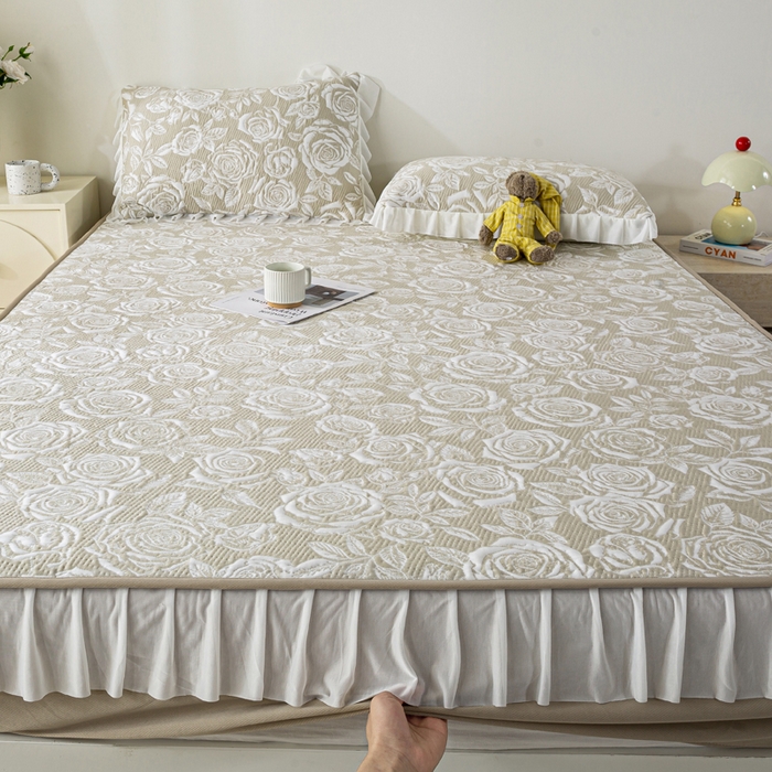 91家纺网 家纺一手货源 找家纺 伊人坊 2026新款A类550克凉感提花值过0.21冰豆豆家用凉席子三件套夏季-花边床笠款 玫瑰-咖