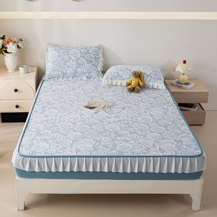 91家纺网 家纺一手货源 找家纺 伊人坊 2026新款A类550克凉感提花值过0.21冰豆豆家用凉席子三件套夏季-花边床笠款 玫瑰-蓝