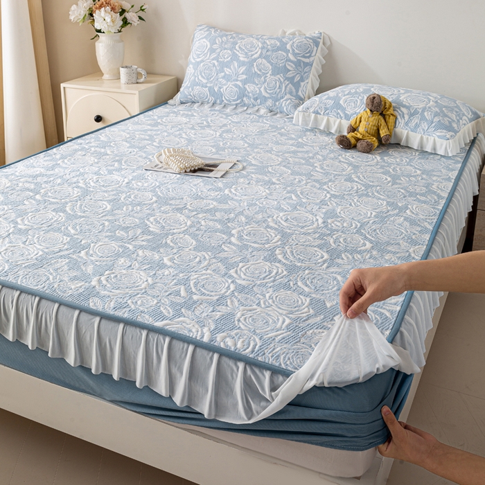 91家纺网 家纺一手货源 找家纺 伊人坊 2026新款A类550克凉感提花值过0.21冰豆豆家用凉席子三件套夏季-花边床笠款 玫瑰-蓝