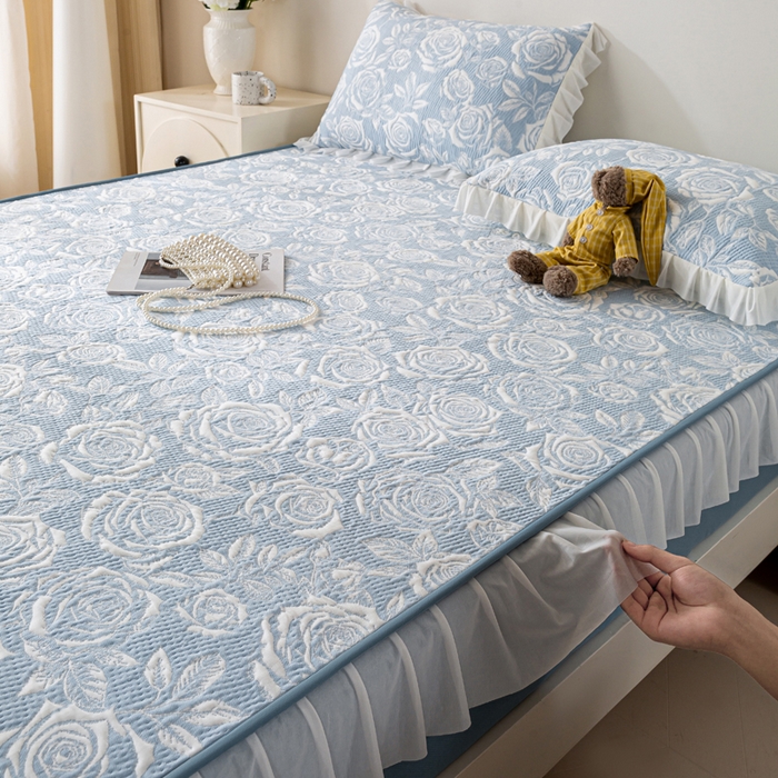 91家纺网 家纺一手货源 找家纺 伊人坊 2026新款A类550克凉感提花值过0.21冰豆豆家用凉席子三件套夏季-花边床笠款 玫瑰-蓝