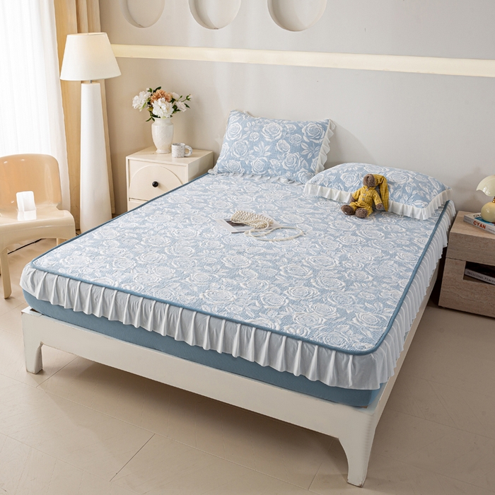 91家纺网 家纺一手货源 找家纺 伊人坊 2026新款A类550克凉感提花值过0.21冰豆豆家用凉席子三件套夏季-花边床笠款 玫瑰-蓝