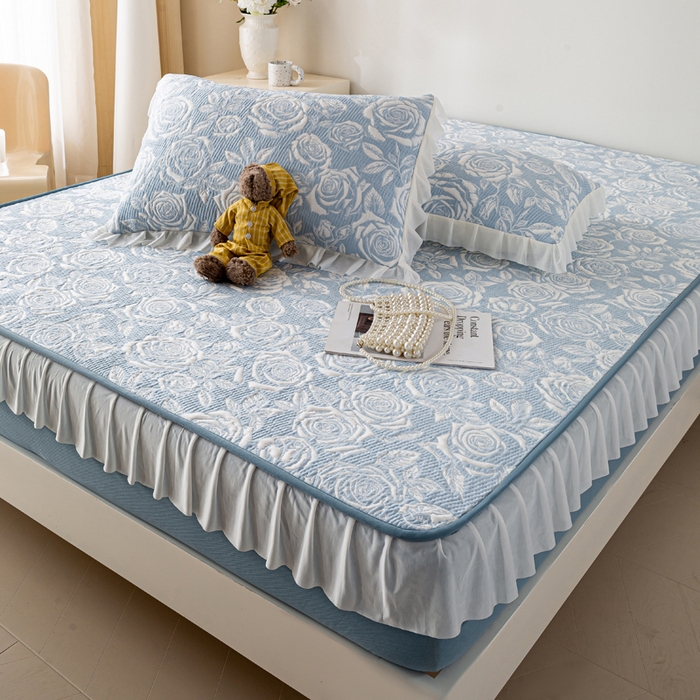 91家纺网 家纺一手货源 找家纺 伊人坊 2026新款A类550克凉感提花值过0.21冰豆豆家用凉席子三件套夏季-花边床笠款 玫瑰-蓝