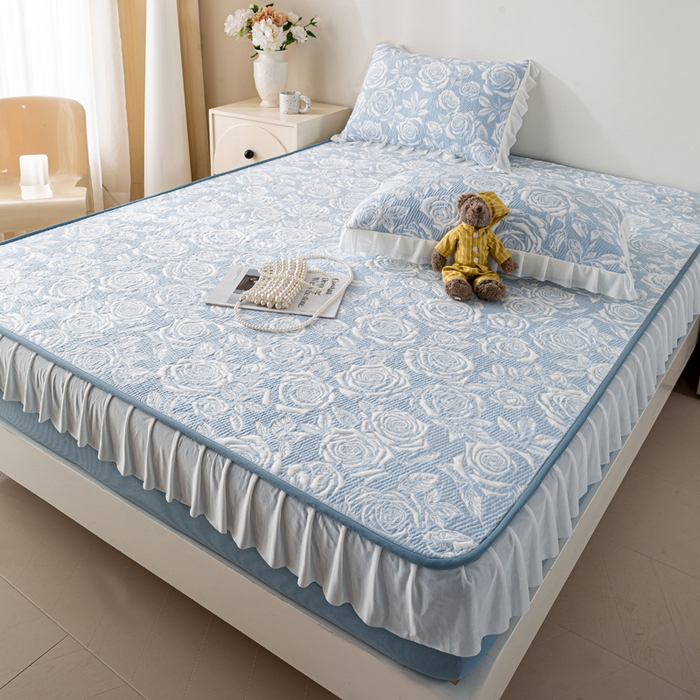 91家纺网 家纺一手货源 找家纺 伊人坊 2026新款A类550克凉感提花值过0.21冰豆豆家用凉席子三件套夏季-花边床笠款 玫瑰-蓝