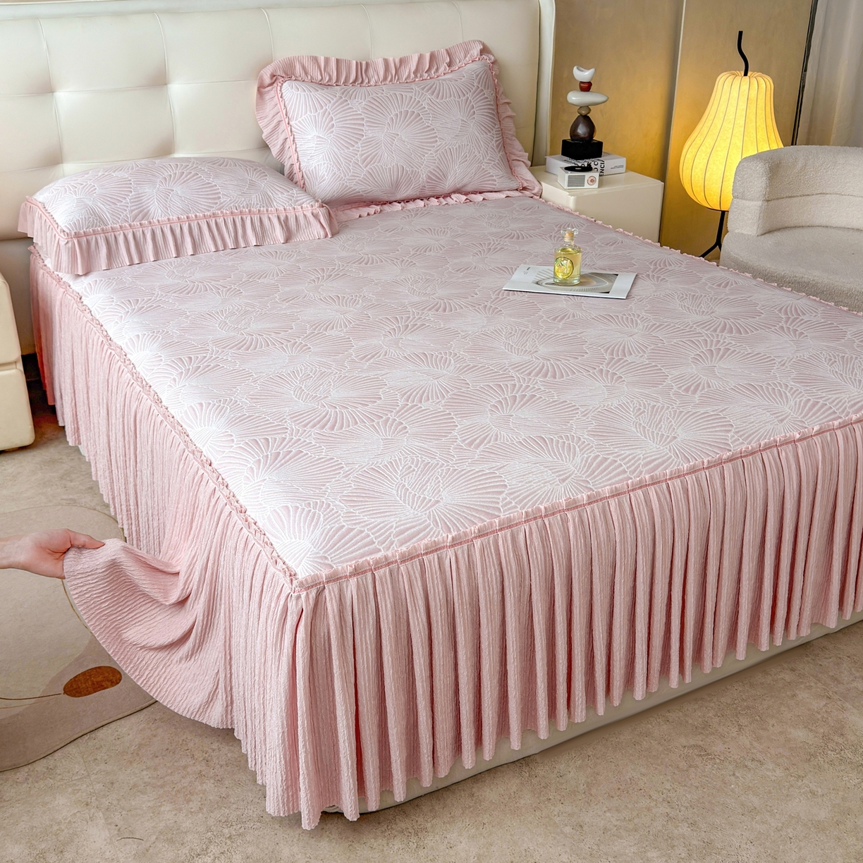 91家纺网 家纺一手货源 找家纺 绒艺席业 2026年新款立体浮雕工艺正宗凉感豆豆席凉席席子-床裙款 豆豆银杏叶-粉色