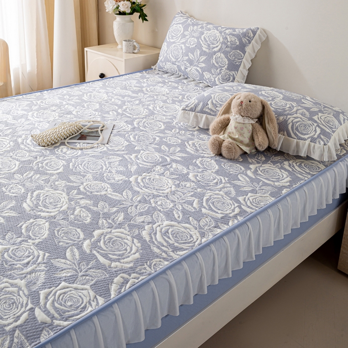 91家纺网 家纺一手货源 找家纺 伊人坊 2026新款A类550克凉感提花值过0.21冰豆豆家用凉席子三件套夏季-花边床笠款 玫瑰-蓝紫