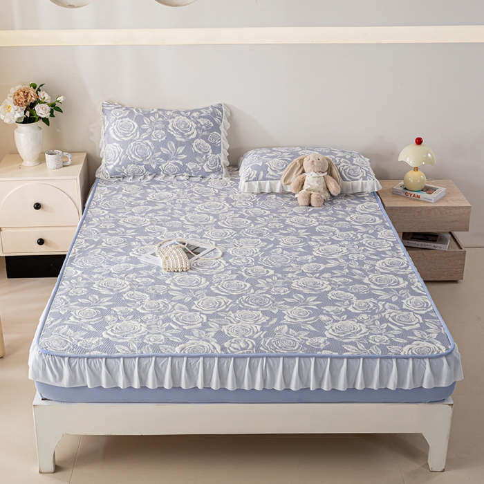 91家纺网 家纺一手货源 找家纺 伊人坊 2026新款A类550克凉感提花值过0.21冰豆豆家用凉席子三件套夏季-花边床笠款 玫瑰-蓝紫