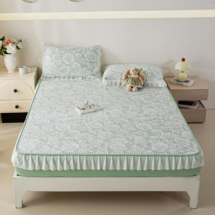 91家纺网 家纺一手货源 找家纺 伊人坊 2026新款A类550克凉感提花值过0.21冰豆豆家用凉席子三件套夏季-花边床笠款 玫瑰-绿