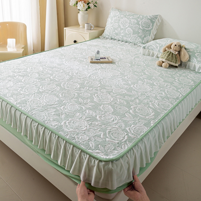 91家纺网 家纺一手货源 找家纺 伊人坊 2026新款A类550克凉感提花值过0.21冰豆豆家用凉席子三件套夏季-花边床笠款 玫瑰-绿