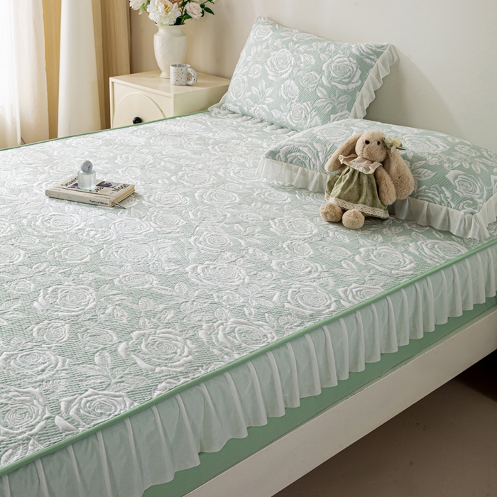 91家纺网 家纺一手货源 找家纺 伊人坊 2026新款A类550克凉感提花值过0.21冰豆豆家用凉席子三件套夏季-花边床笠款 玫瑰-绿