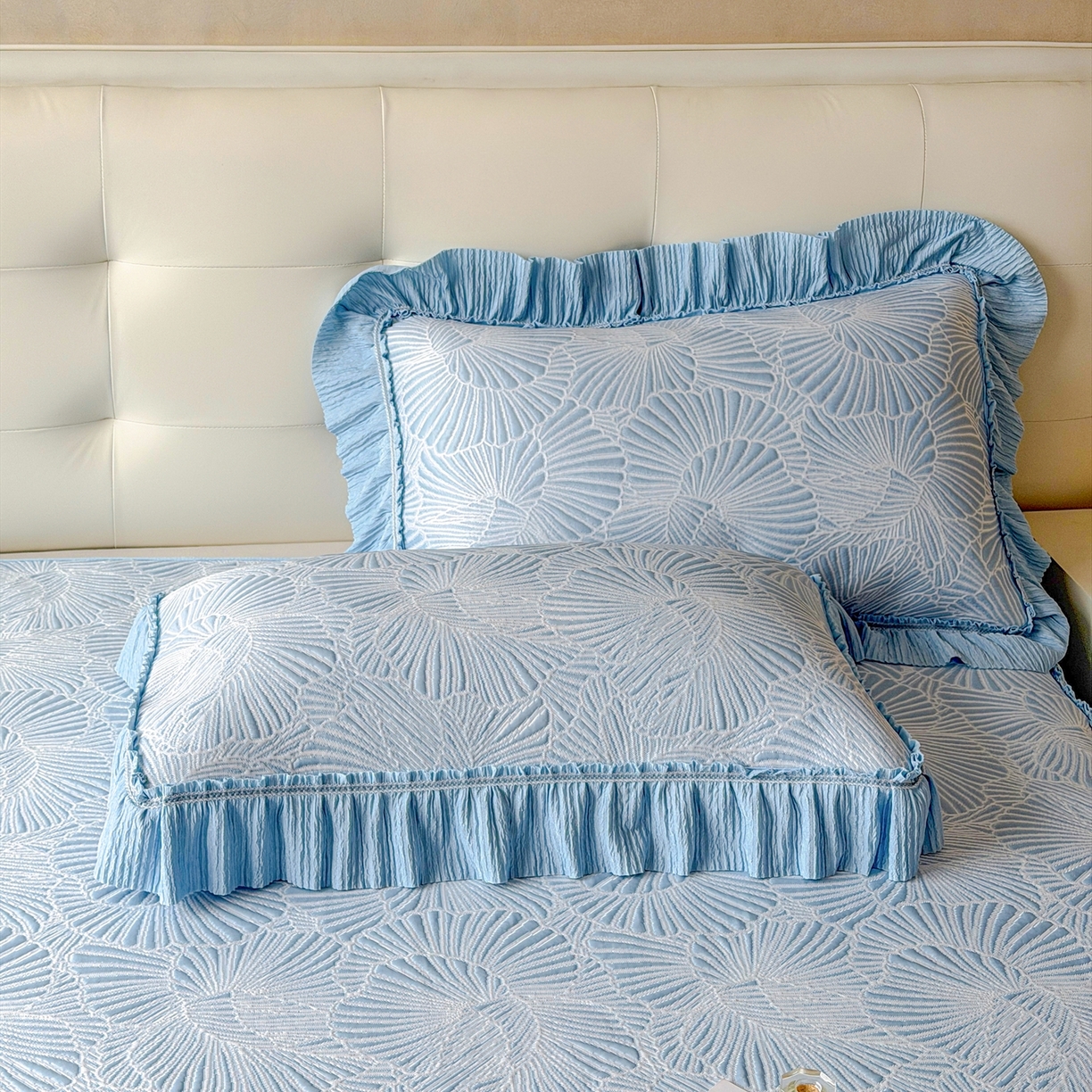 91家纺网 家纺一手货源 找家纺 绒艺席业 2026年新款立体浮雕工艺正宗凉感豆豆席凉席席子-床裙款 豆豆银杏叶-蓝色