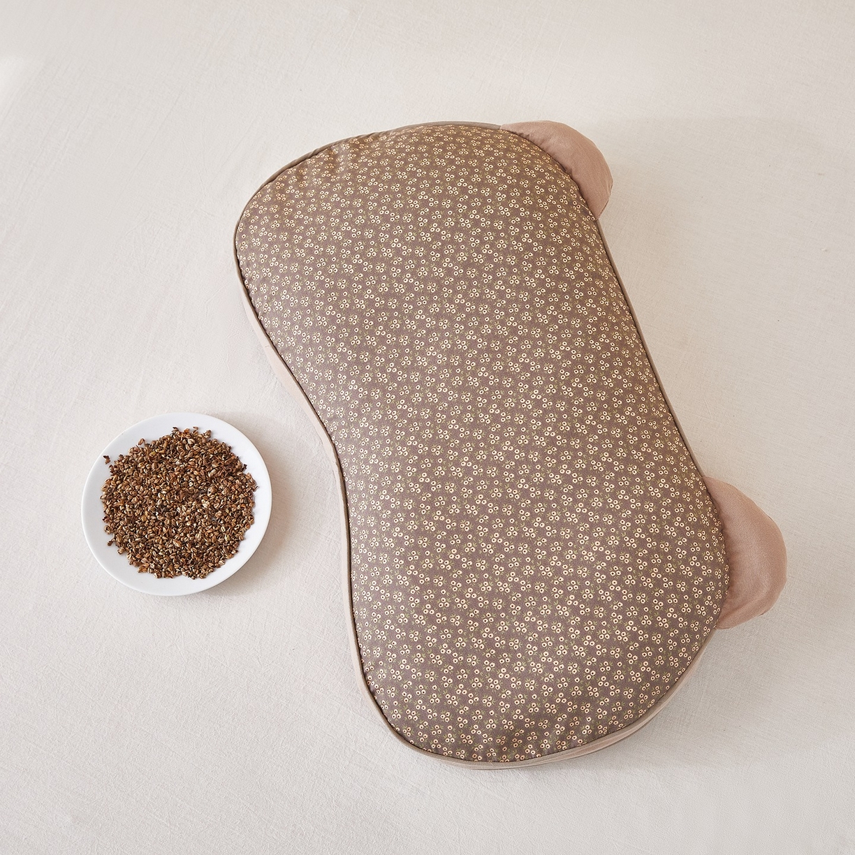 91家纺网 家纺一手货源 找家纺 （总）梦叶草 2026新款全棉碎花猫耳荞麦枕