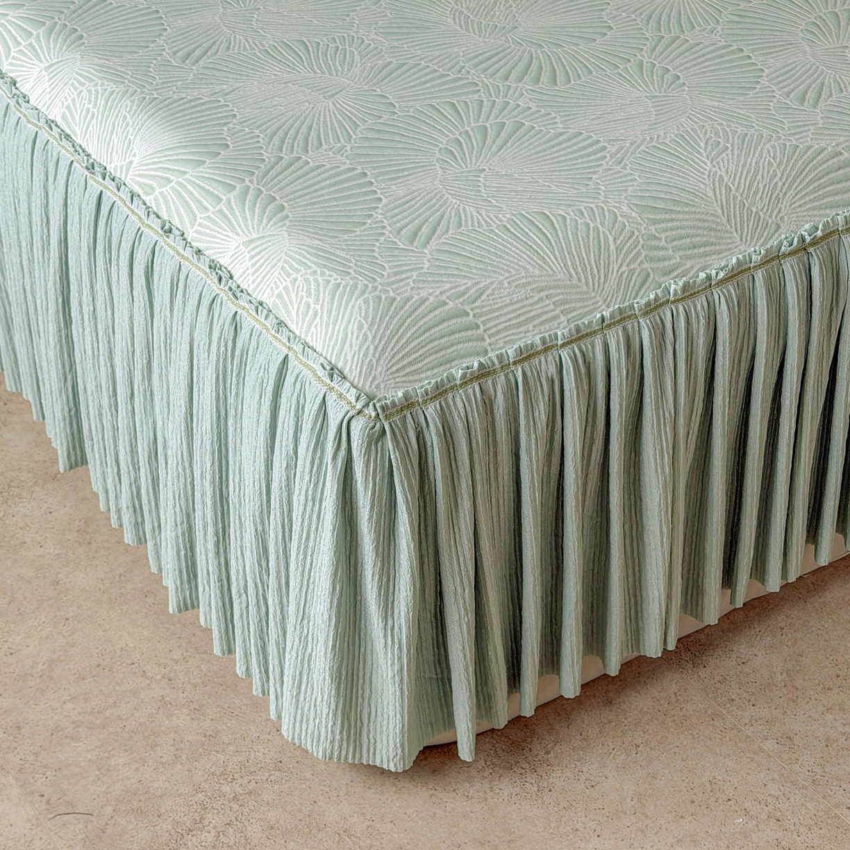 91家纺网 家纺一手货源 找家纺 绒艺席业 2026年新款立体浮雕工艺正宗凉感豆豆席凉席席子-床裙款 豆豆银杏叶-绿色