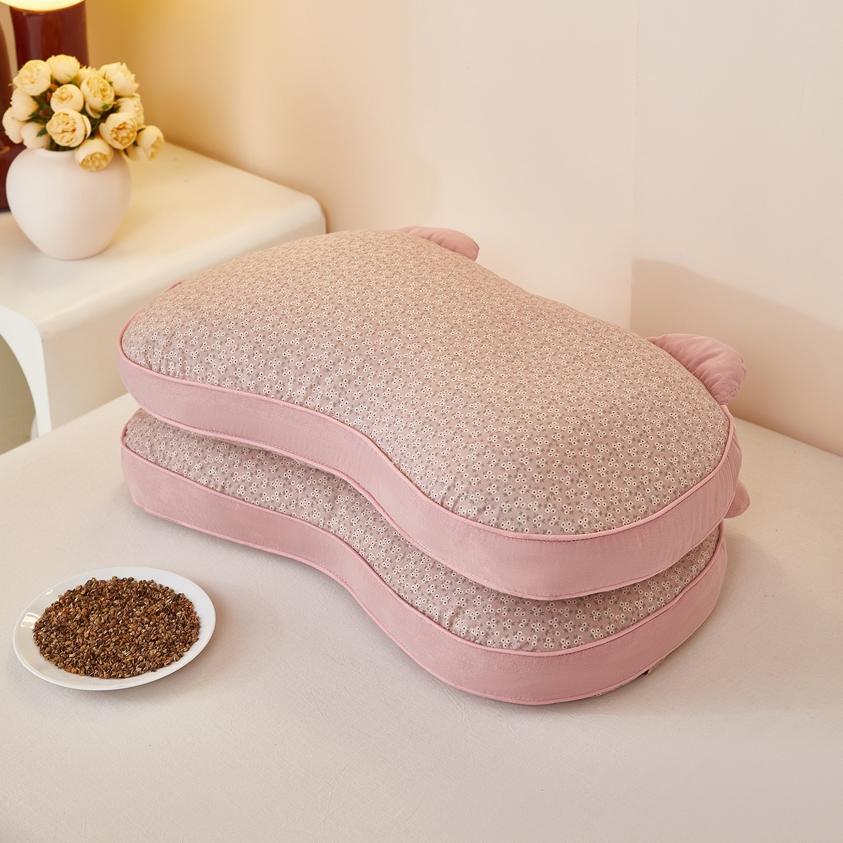 91家纺网 家纺一手货源 找家纺 梦叶草 2026新款全棉碎花猫耳荞麦枕 全棉碎花猫耳荞麦枕-粉色