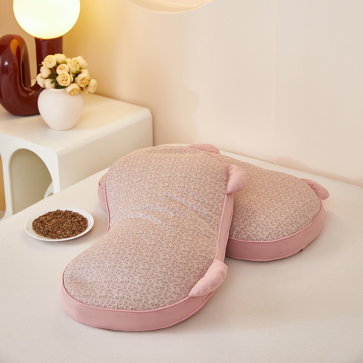 91家纺网 家纺一手货源 找家纺 梦叶草 2026新款全棉碎花猫耳荞麦枕 全棉碎花猫耳荞麦枕-粉色