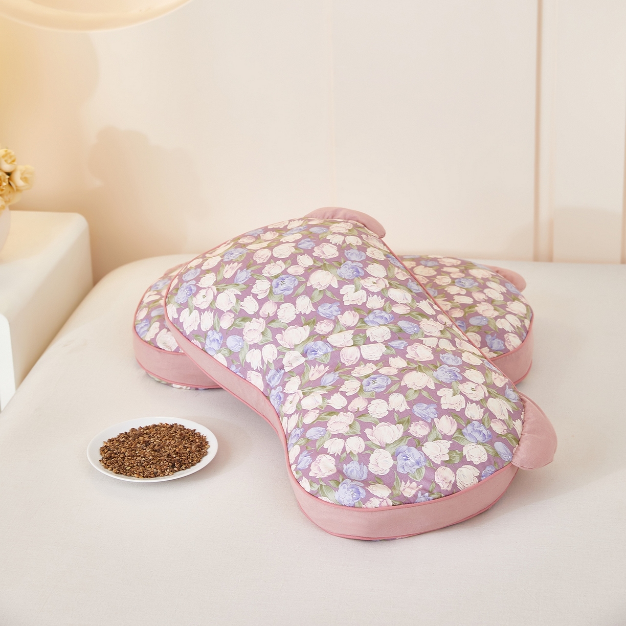 91家纺网 家纺一手货源 找家纺 梦叶草 2026新款全棉碎花猫耳荞麦枕 全棉碎花猫耳荞麦枕-花海