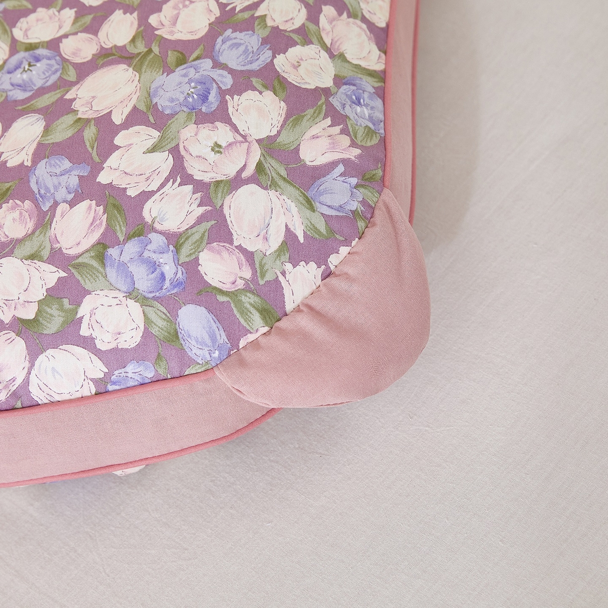 91家纺网 家纺一手货源 找家纺 梦叶草 2026新款全棉碎花猫耳荞麦枕 全棉碎花猫耳荞麦枕-花海