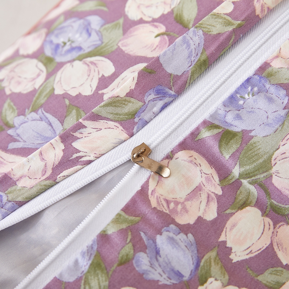 91家纺网 家纺一手货源 找家纺 梦叶草 2026新款全棉碎花猫耳荞麦枕 全棉碎花猫耳荞麦枕-花海