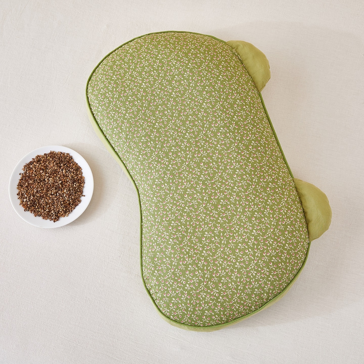 91家纺网 家纺一手货源 找家纺 梦叶草 2026新款全棉碎花猫耳荞麦枕 全棉碎花猫耳荞麦枕-绿色